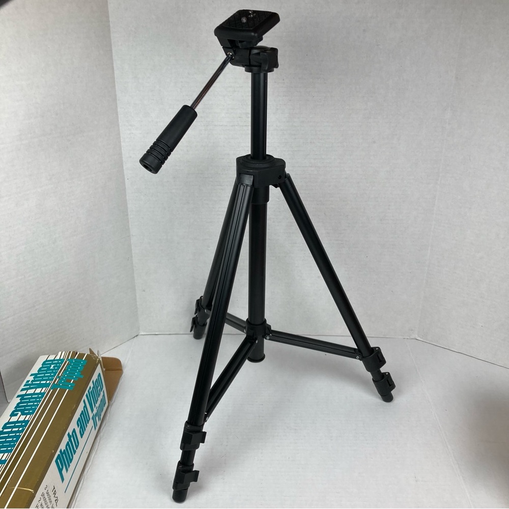Sakar TR-2L Camera Tripod Black.